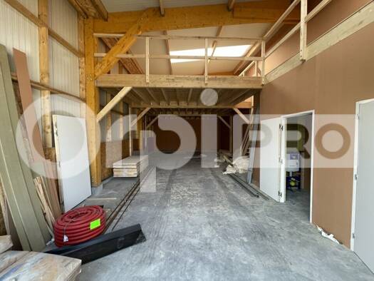 Entrepôt à louer 975 € 140 m² d'espace de stockage Guerande 44350