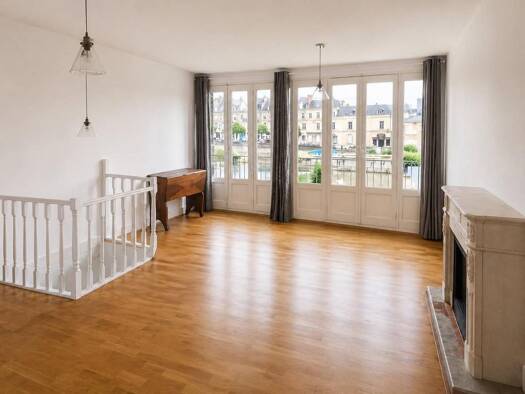 Appartement à vendre 249 600 € 4 pièces 2 chambres 84 m² Centre Ville Rive Droite Laval 53000
