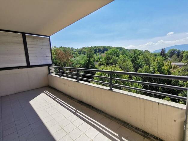 Appartement à louer 1 030 € 2 pièces 1 chambre 47 m² disponible à partir du 04/07/2025 Sud Ouest Saint-Julien-en-Genevois 74160