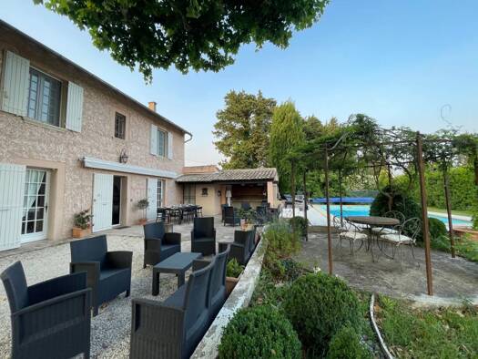 Maison à vendre 620 000 € 6 pièces 4 chambres 150 m² Cabannes 13440