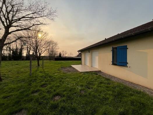 Maison de plain-pied à louer 950 € 4 pièces 3 chambres 110,2 m² 2 000 m² de terrain Carresse-Cassaber 64270