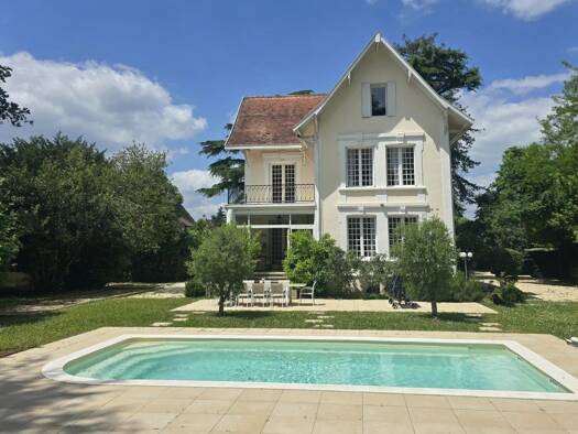 Maison à vendre 678 000 € 9 pièces 6 chambres 290 m² 3 818 m² de terrain Picquecailloux Bergerac 24100