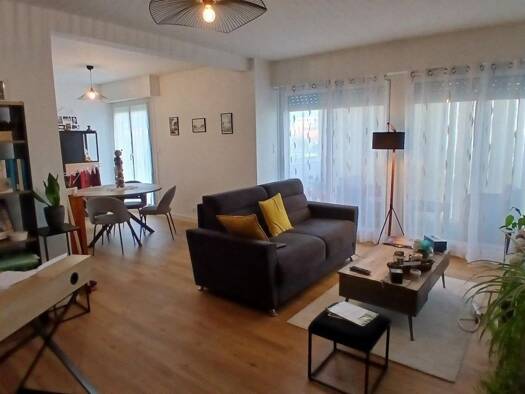 Appartement à vendre 223 400 € 2 pièces 1 chambre 68 m² 1er étage Saint Pierre Royan 17200