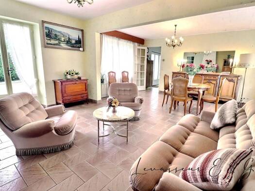 Maison à vendre 259 000 € 7 pièces 4 chambres 185 m² 1 019 m² de terrain Angy 60250