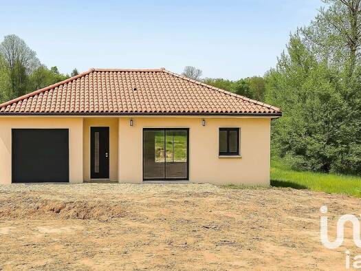Maison de plain-pied à vendre 225 000 € 4 pièces 3 chambres 104 m² 1 027 m² de terrain Nexon 87800