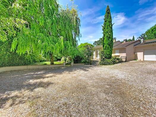 Maison de plain-pied à vendre 315 000 € 6 pièces 3 chambres 135 m² 2 482 m² de terrain Francarville 31460