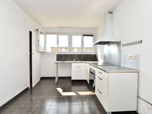 Appartement à vendre 110 000 € 3 pièces 2 chambres 72,2 m² Étage 3/3 Roseraie Toulouse 31500