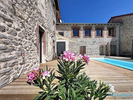 Maison à vendre 359 000 € 8 pièces 4 chambres 210 m² 1 130 m² de terrain Fourneaux 42470