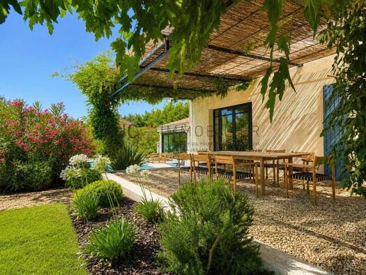 Maison à vendre 1 370 000 € 6 pièces 4 chambres 156,52 m² 1 470 m² de terrain Les Ecarts Saint-Rémy-de-Provence 13210