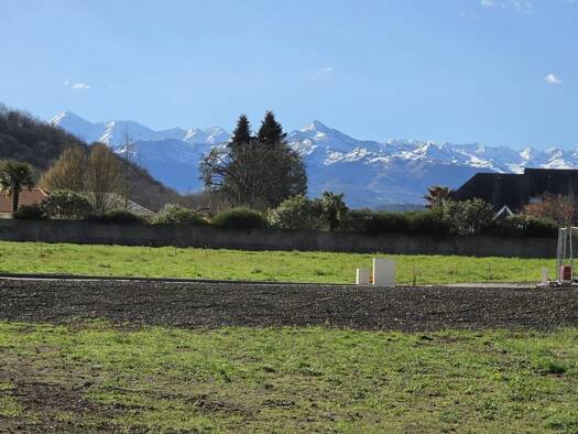 Terrain constructible viabilisé à vendre 77 000 € 693 m² de terrain Juillan 65290
