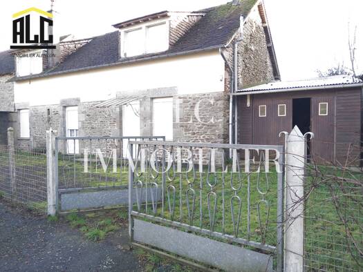 Maison à vendre 64 990 € 2 pièces 3 chambres 81 m² 1 210 m² de terrain St Pierre des Nids 53370