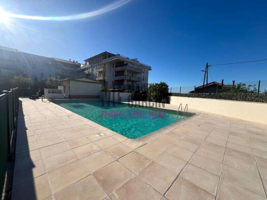 Appartement à louer 630 € 2 pièces 1 chambre 40,5 m² Étage 3/4 Quintine Carpentras 84200