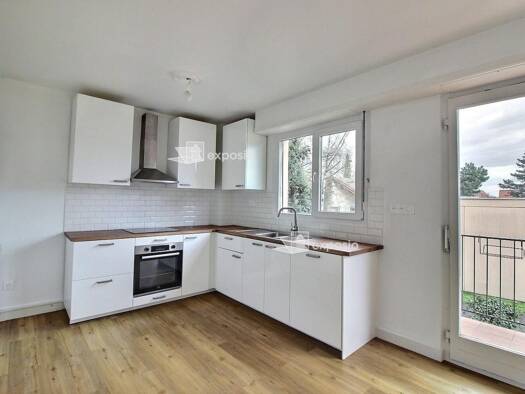 Appartement à louer 1 350 € 3 pièces 2 chambres 109,7 m² RDC Centre Est Lingolsheim 67380