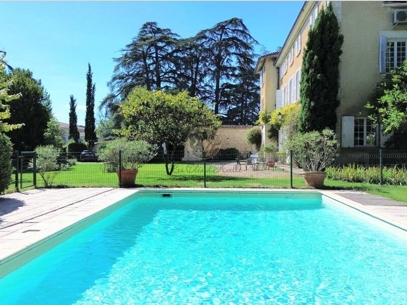 Maison à vendre, 450m², SAINT GENIS LAVAL