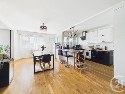 Appartement à vendre 139 500 € 4 pièces 3 chambres 75 m² 4ème étage Chartres 28000