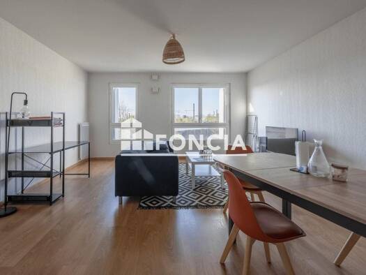 Appartement à vendre 177 000 € 3 pièces 2 chambres 66 m² Étage 3/5 Bas Cenon-cours Verdun-Testaud Cenon 33150