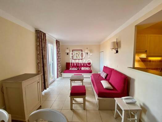 Villa à louer 1 050 € 4 pièces 3 chambres 62 m² disponible dès maintenant Mallemort 13370