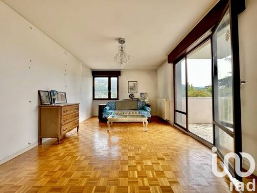 Appartement à vendre 274 000 € 4 pièces 3 chambres 99 m² Étage 7/9 Bealieres Meylan 38240