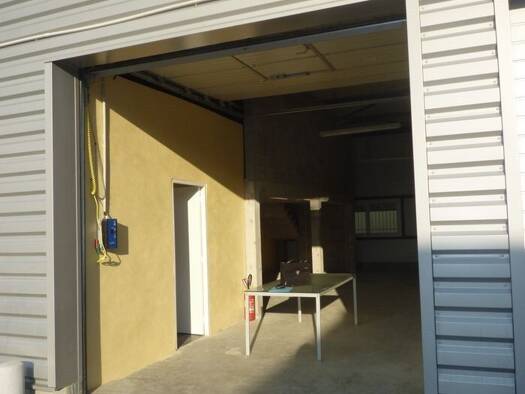 Local d'activités à louer 750 € 85 m² d'espace de stockage Villaz 74370