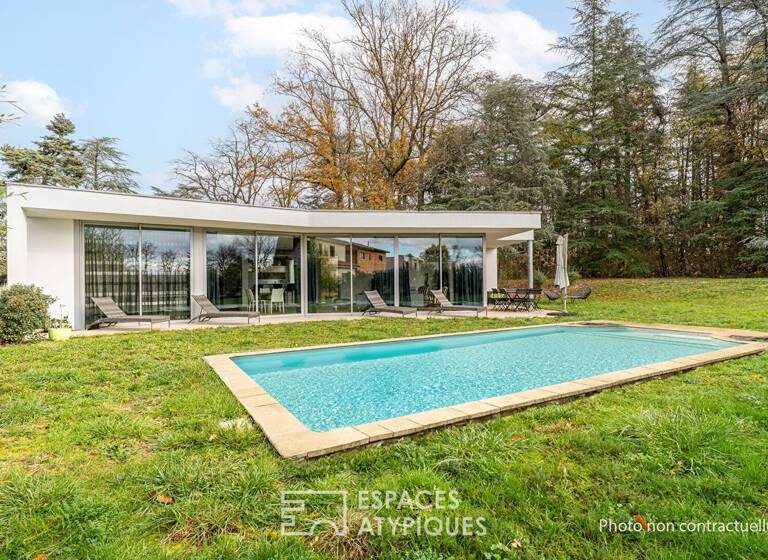 Maison de plain-pied à vendre 1 275 000 € 6 pièces 4<br/>chambres 202 m²<br/>superficie 2 582 m²<br/>terrain Charbonnieres les Bains 69260