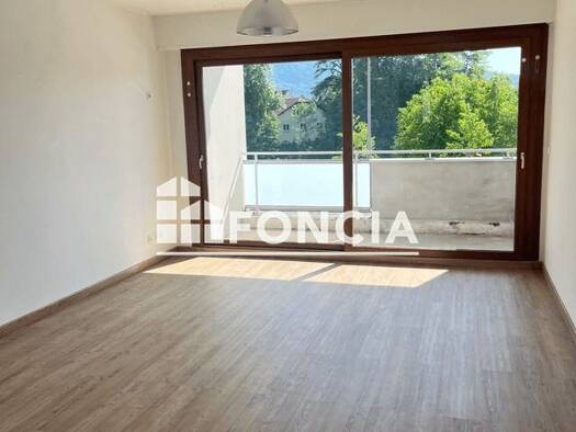 Appartement à louer 900 € 3 pièces 2 chambres 65,15 m² 1er étage Centre Bonneville 74130