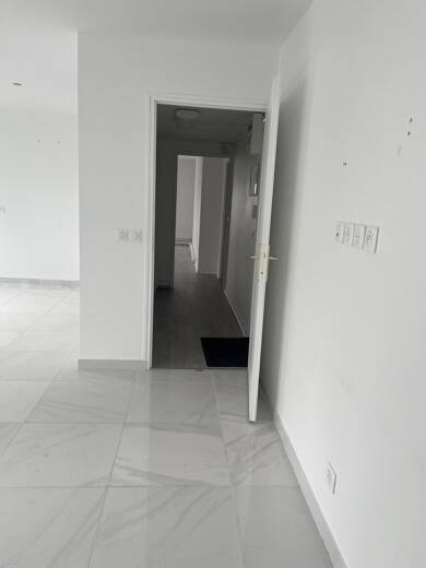Espace bureau à louer 1 900 € 120 m² de bureaux Reste des Chenes-Le Ponceau Cergy 95000
