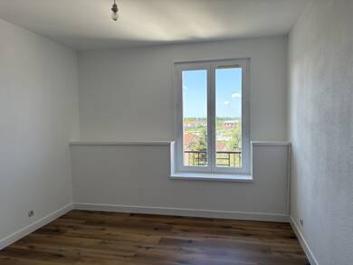 Appartement à louer 635 € 3 pièces 2 chambres Étage 3/1 Montrond les Bains 42210