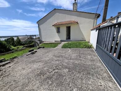 Maison à vendre 81 000 € 2 pièces 1 chambre 49 m² 201 m² de terrain Blaye 33390