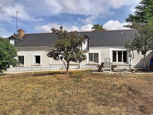 Maison à vendre 192 700 € 4 pièces 2 chambres 113 m² 1 300 m² de terrain Terranjou 49380