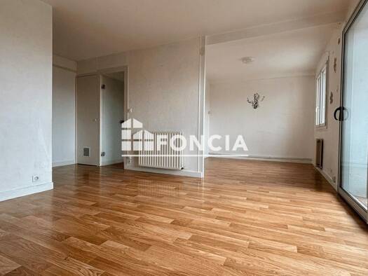 Appartement à vendre 94 900 € 3 pièces 2 chambres 69 m² Étage 1/3 Souche Niort 79000