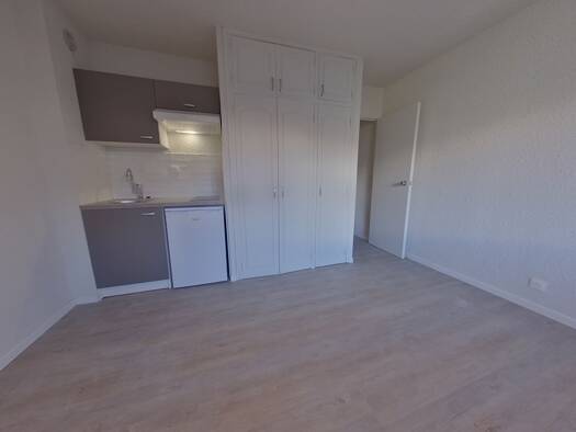 Appartement à vendre 64 900 € 2 pièces 1 chambre 35 m² Étage 3/9 Les Thuiles 04400