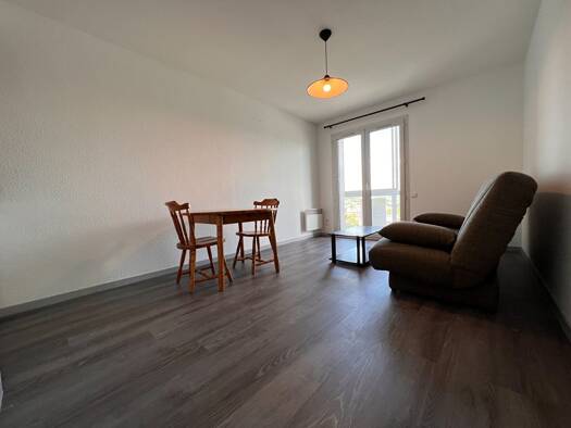 Appartement à louer 315 € 1 pièce 21 m² Étage 2/3 Amphitheatre Rodez 12000