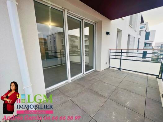 Appartement à louer 848 € 2 pièces 1 chambre 38 m² Étage 2/3 Estroublans Vitrolles 13127