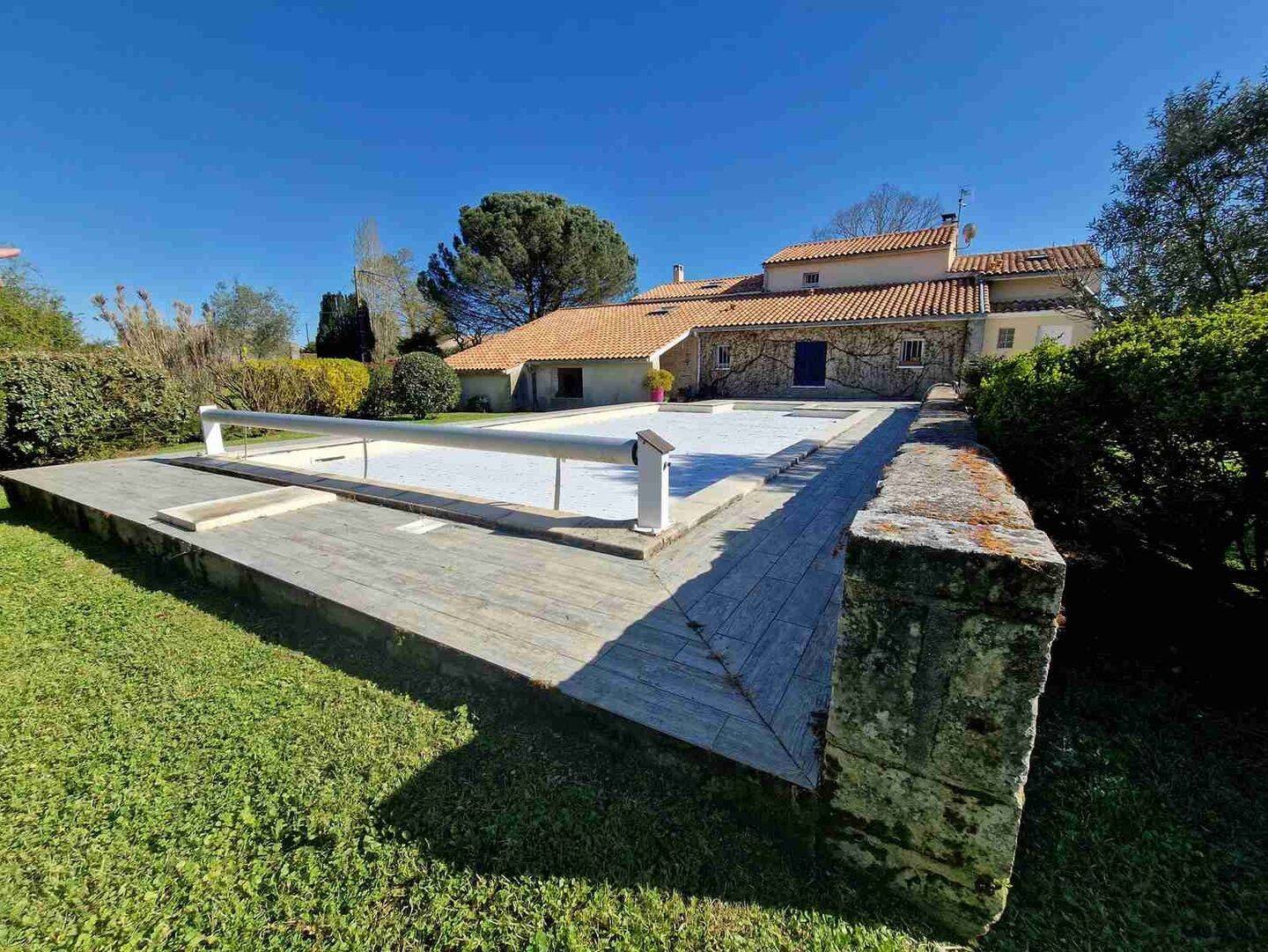 Maison à vendre, 207m², SAINT CIERS SUR GIRONDE