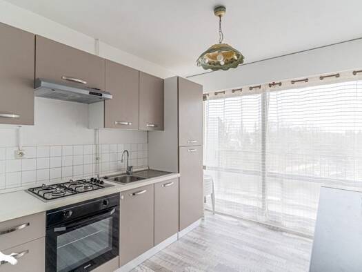 Appartement à vendre 192 955 € 2 pièces 1 chambre 62 m² Étage 3/8 Majolan Blanquefort 33290