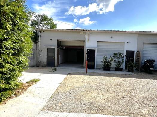 Local d'activités à vendre 300 000 € 128 m² d'espace de stockage Saint-Maur-des-Fossés 94100