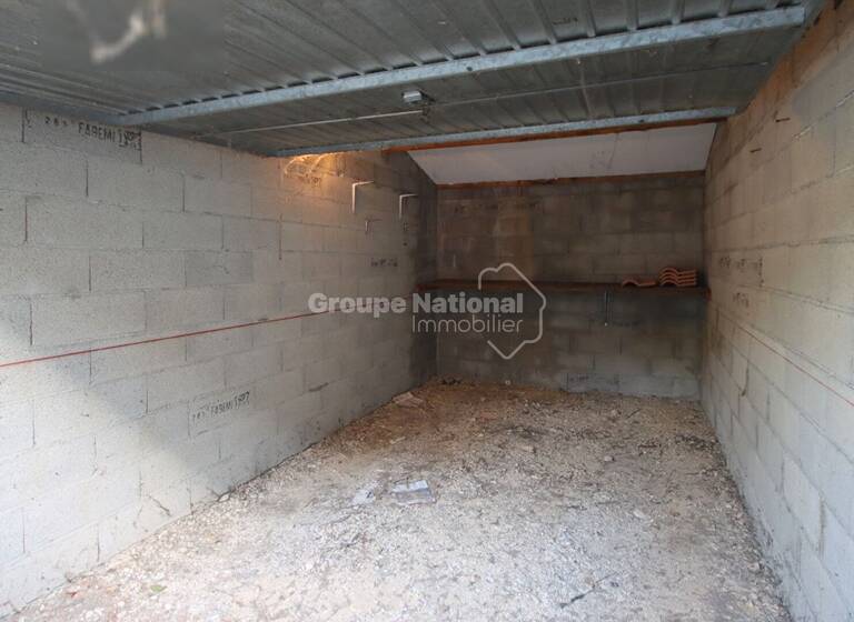Garage/Stationnement à vendre 12 000 € 12 m²<br/>superficie Carpentras 84200