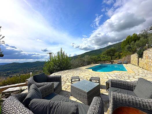 Maison à vendre 749 000 € 6 pièces 4 chambres 180 m² 6 000 m² de terrain Seillans 83440