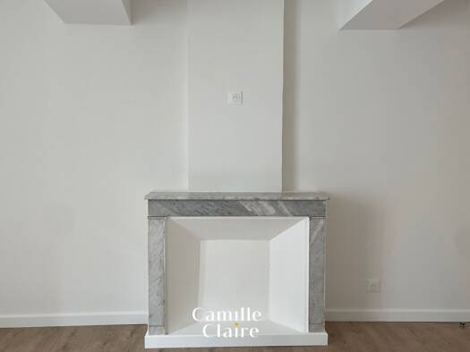 Appartement à vendre 205 000 € 3 pièces 2 chambres 65 m² Étage 1/2 Trets 13530