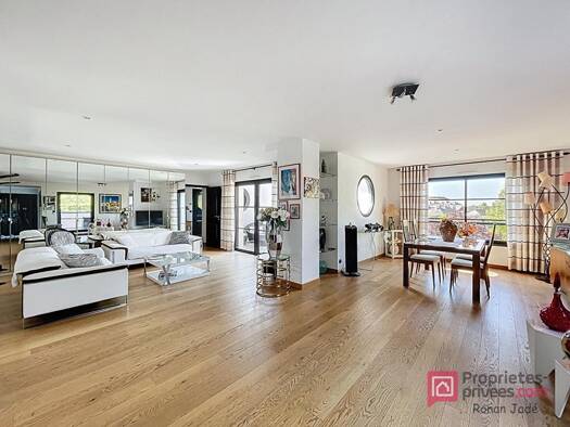 Duplex à vendre 637 000 € 5 pièces 4 chambres 153 m² Étage 1/1 Centre Sautron 44880