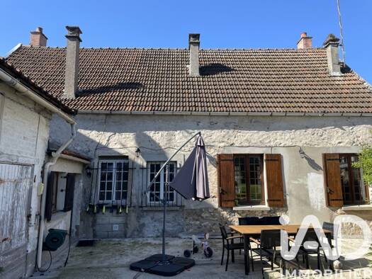 Maison de plain-pied à vendre 265 000 € 3 pièces 2 chambres 100 m² 516 m² de terrain Évry-Grégy-sur-Yerre 77166