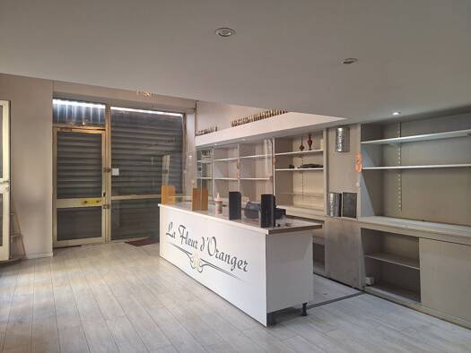 Local commercial à louer 770 € 55 m² de surface de vente Gare Ajaccio 20000