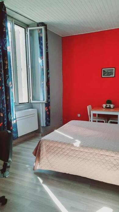 Appartement à louer 560 € 1 pièce 25 m² Magnanen-Teinturiers Avignon 84000