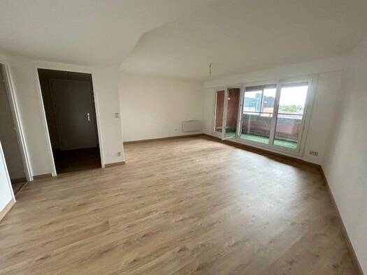 Appartement à louer 690 € 3 pièces 2 chambres 75,8 m² Étage 3/3 Pradeau-Gare-Rue G.Lassale Tarbes 65000