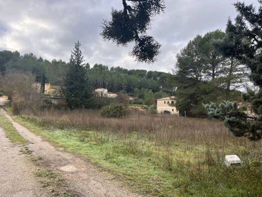 Terrain constructible viabilisé à vendre 295 000 € 2 200 m² de terrain Ventabren 13122