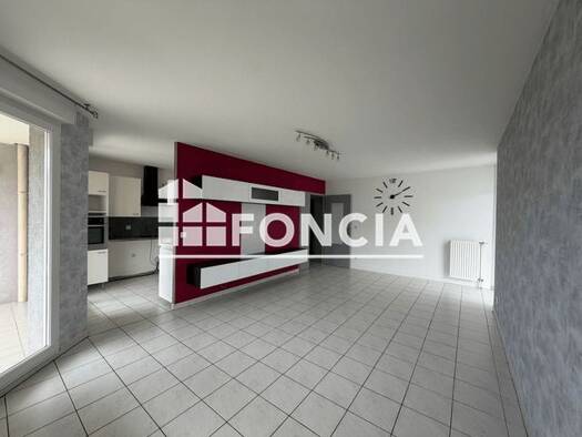 Appartement à louer 879 € 3 pièces 2 chambres 68 m² 2ème étage Centre Échirolles 38130