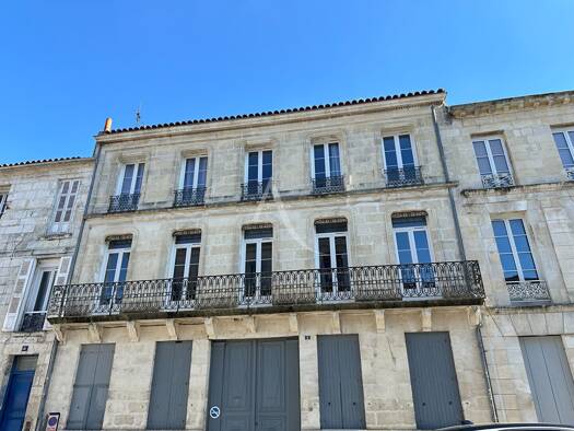 Appartement à vendre 236 250 € 3 pièces 2 chambres 78 m² Étage 2/2 Centre Ville Nord Rochefort 17300