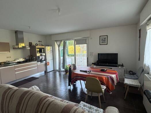 Appartement à vendre 208 000 € 3 pièces 2 chambres 64 m² RDC/2 Hasparren 64240