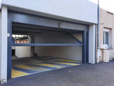Garage/Stationnement à louer 33,27 € Centre Craponne 69290