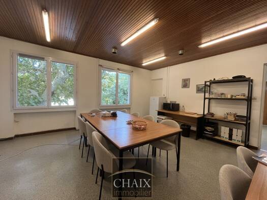 Espace bureau à louer 2 200 € 180 m² de bureaux Centre Ville Aubagne 13400